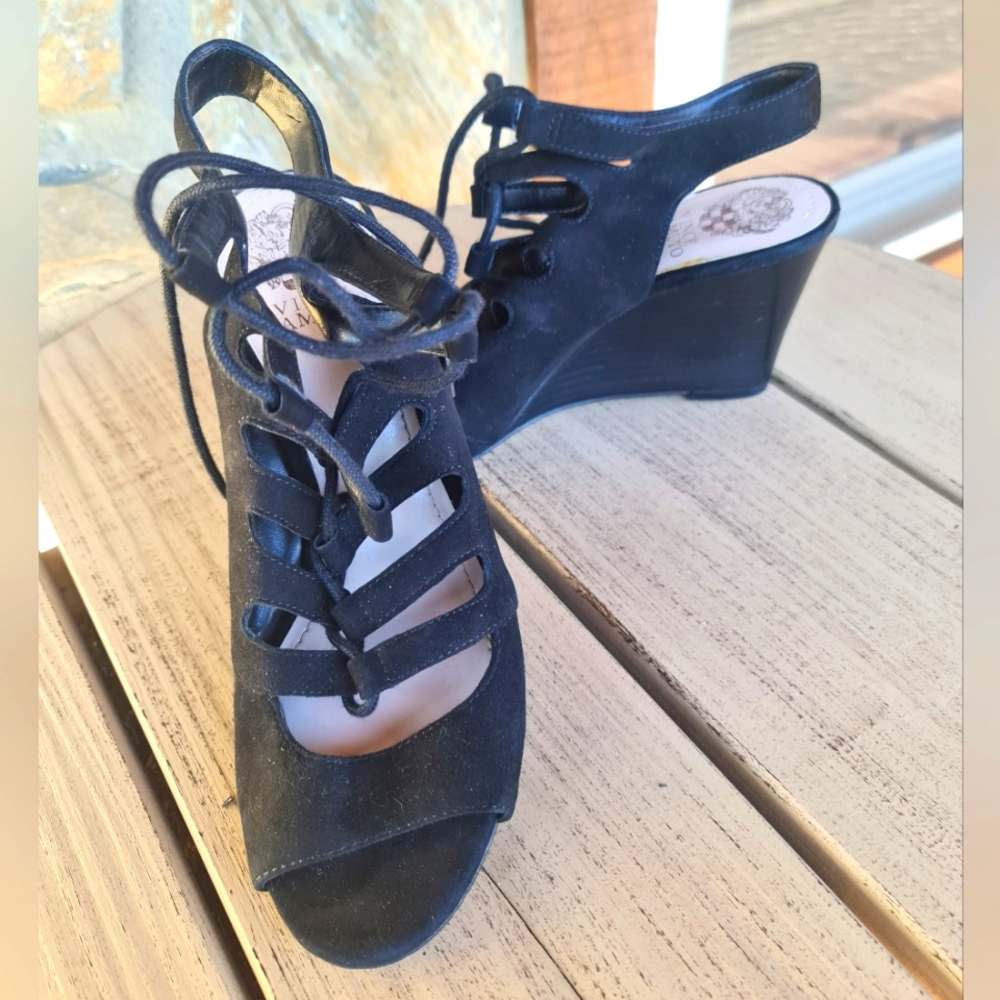 VINCE CAMUTO Black Suede Leather Lace Up Cut Out Wedge Heel Peep-Toe EUC 8